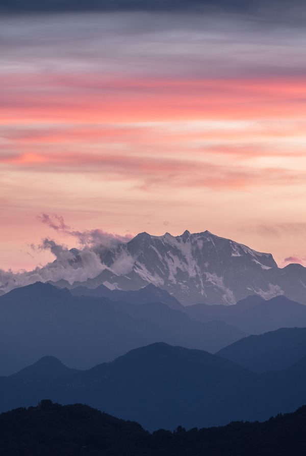 'backgrounds/mountainsky.jpg'